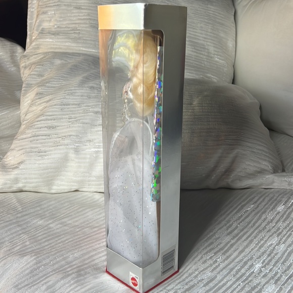 RARE RED BOTTOM HAPPY HOLIDAYS BARBIE SPECIAL EDITION VINTAGE 1992 DOLL - Picture 6 of 14